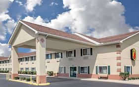 Super 8 By Wyndham Three Rivers